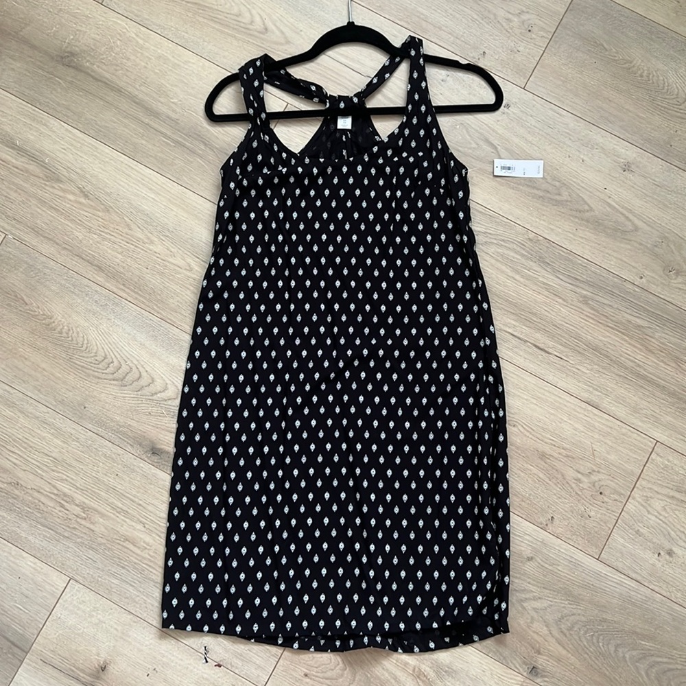 Old navy sun dress black and white. Never worn with tags.